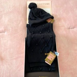 Juicy couture hat and scarf set